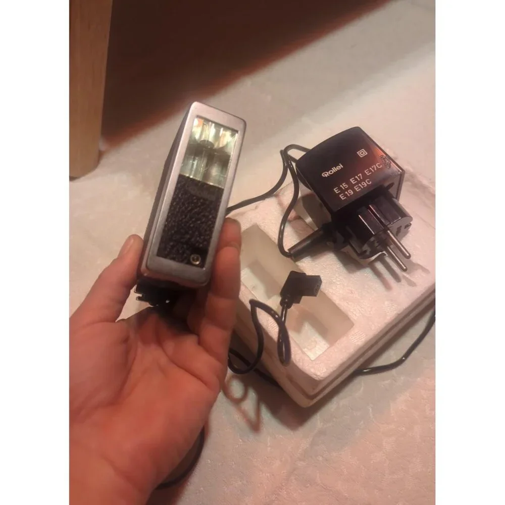 Vintage Rollei E19C Electronic Flash Unit with Charger & Sync Cable